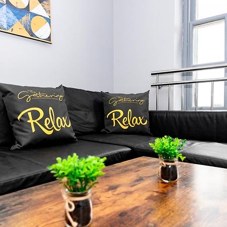The Eistedfod Penthouse - Berwyn House Appartement Wrexham Buitenkant foto