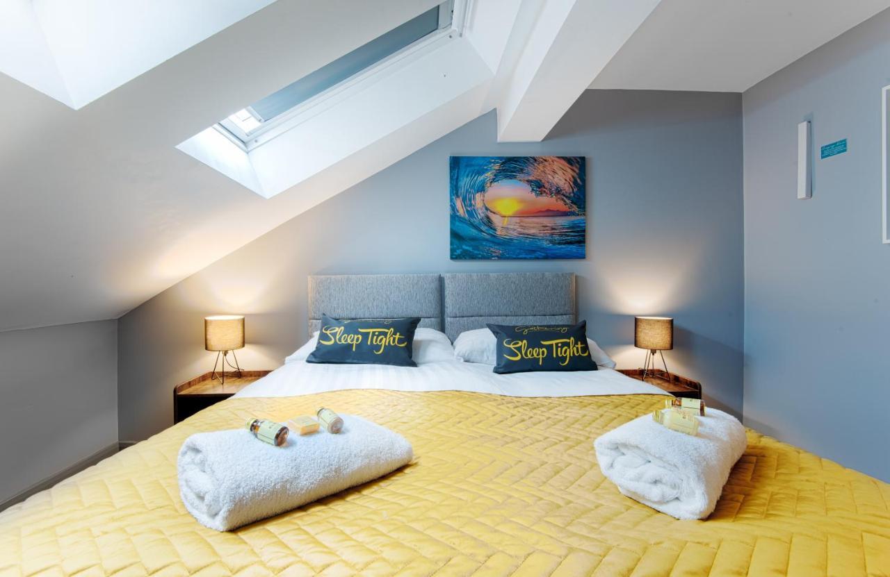 The Eistedfod Penthouse - Berwyn House Appartement Wrexham Buitenkant foto