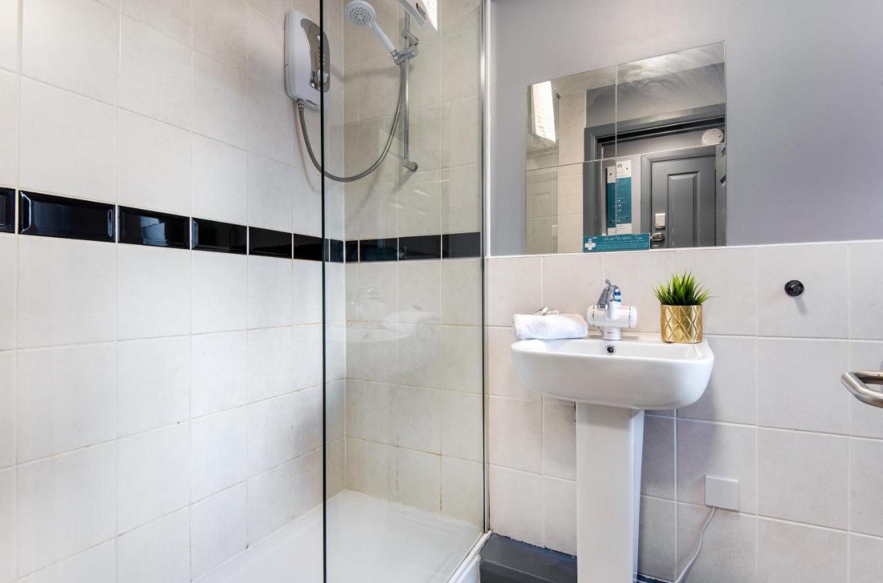 The Eistedfod Penthouse - Berwyn House Appartement Wrexham Buitenkant foto